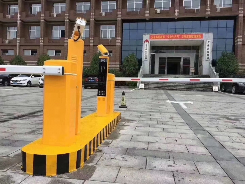 安化县民政局竖屏车牌识别系统